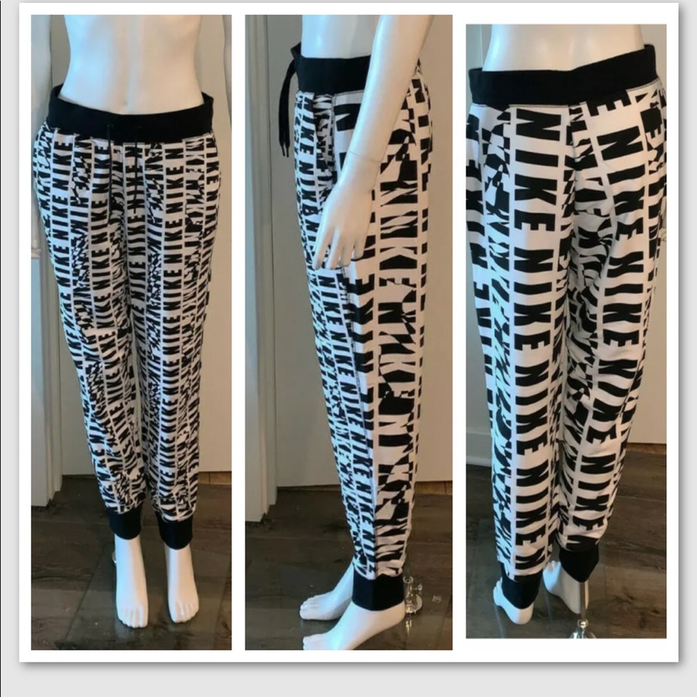 NIKE black white logo club jogger athleisure pants M - Picture 2 of 3